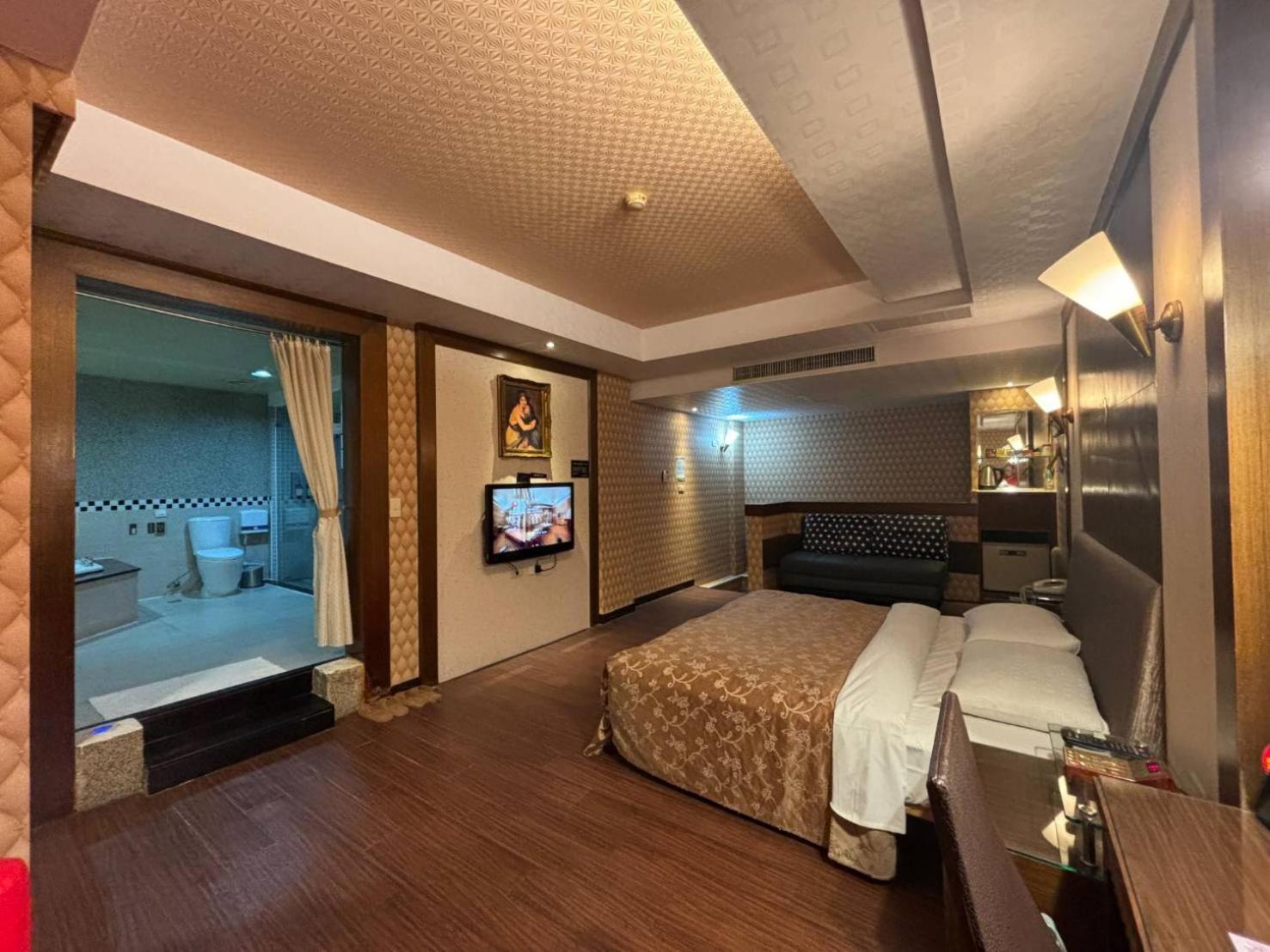 Hua Xiang Motel - Da Chang Kaohsiung Zewnętrze zdjęcie