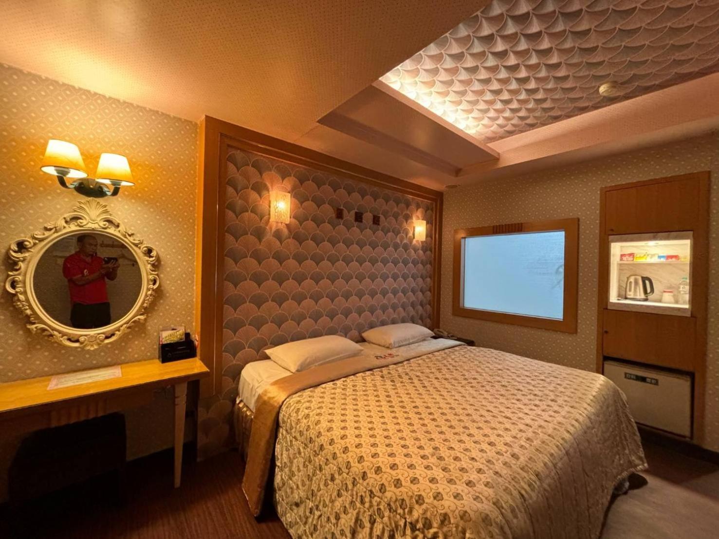 Hua Xiang Motel - Da Chang Kaohsiung Zewnętrze zdjęcie