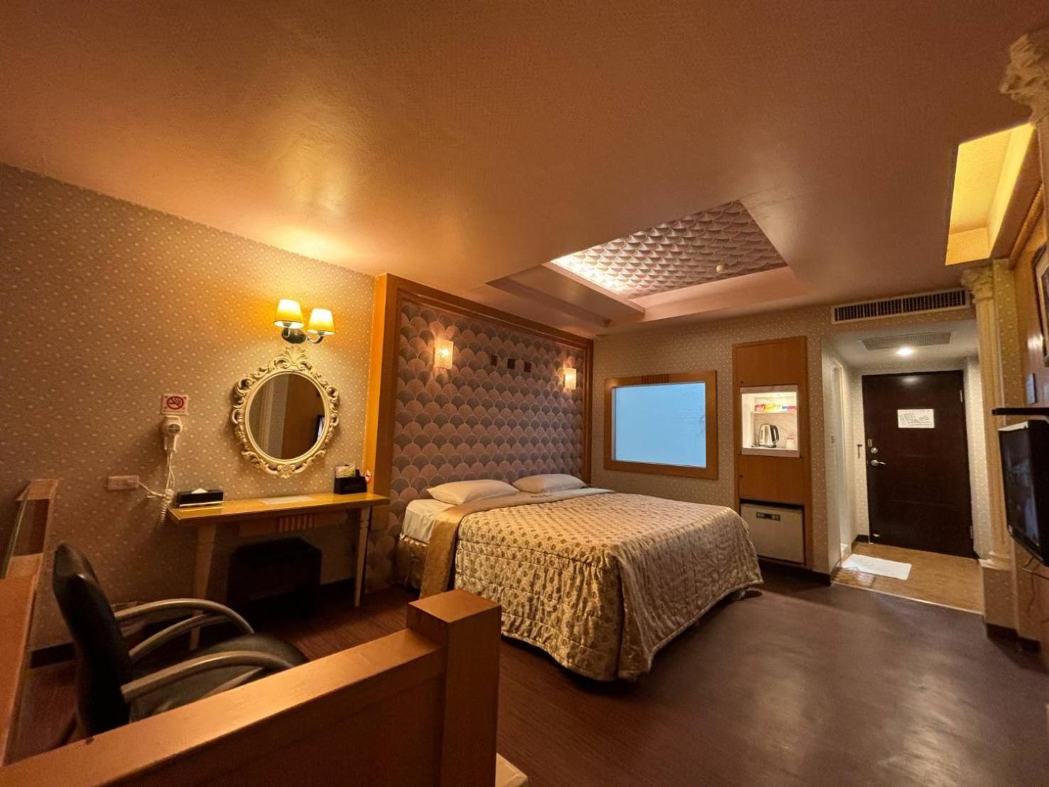 Hua Xiang Motel - Da Chang Kaohsiung Zewnętrze zdjęcie