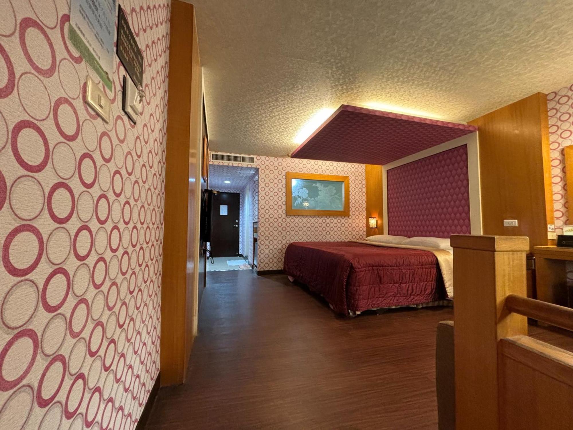 Hua Xiang Motel - Da Chang Kaohsiung Zewnętrze zdjęcie
