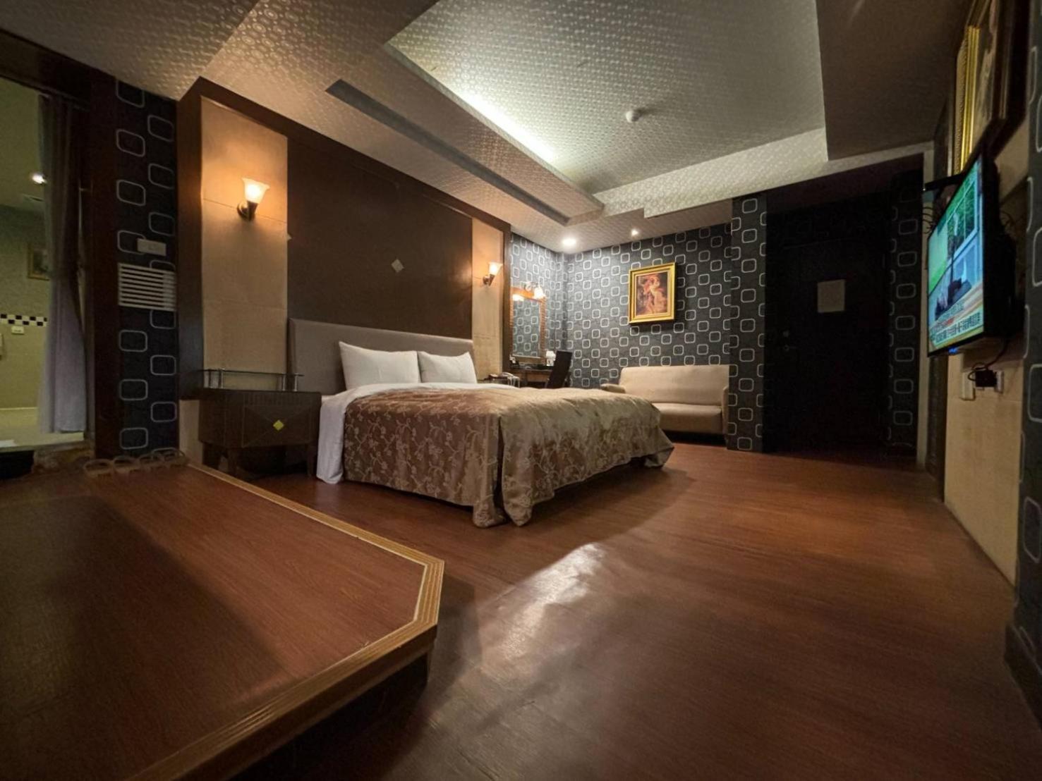 Hua Xiang Motel - Da Chang Kaohsiung Zewnętrze zdjęcie
