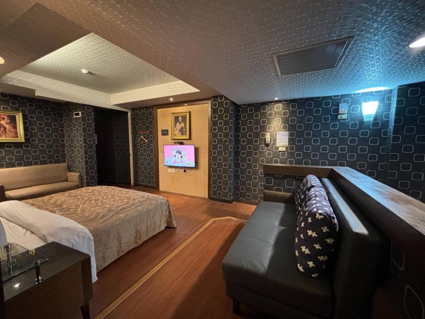 Hua Xiang Motel - Da Chang Kaohsiung Zewnętrze zdjęcie